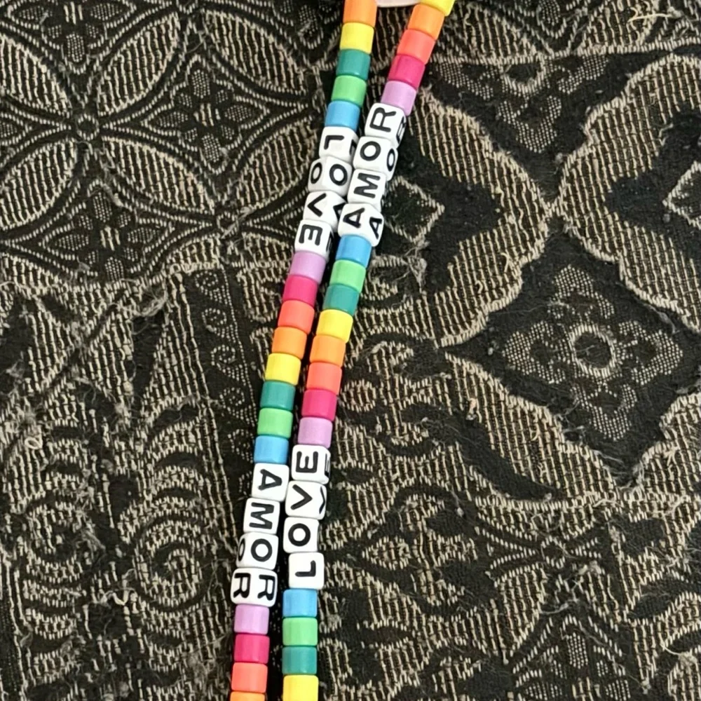Love/Amor💝/Amore eyeglasses chain holder NWT C3